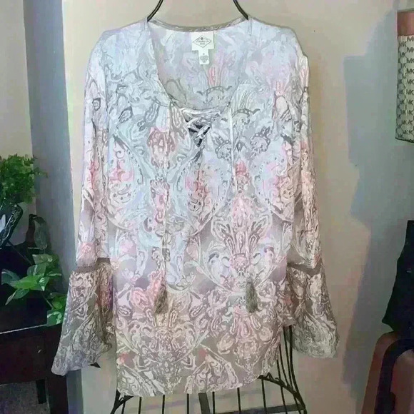 st john bay tops women's blouse bell sleeves - Picture 3 of 4